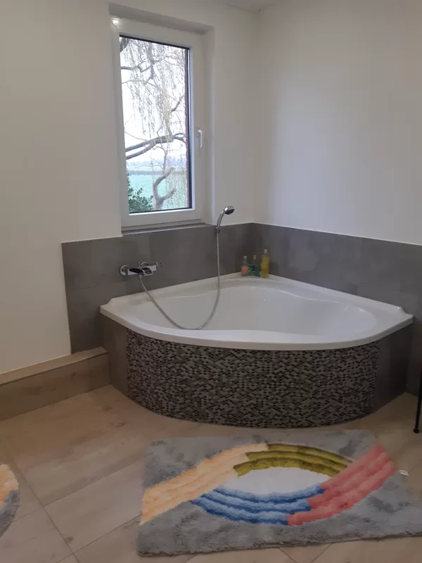 Gemeinschaftsbad der FeWo - Badewanne